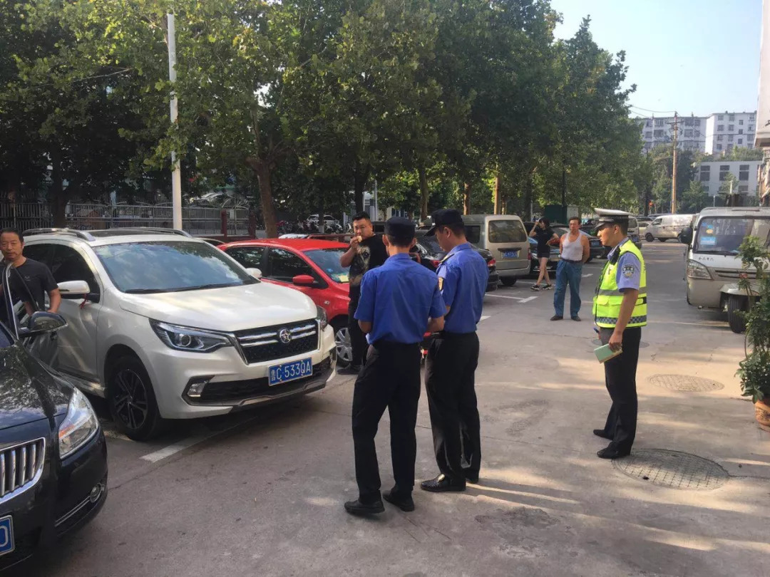 路沿石上增设车位 助力创城便民停车 (图9) 路沿石上增设车位 助力创城便民停车 (图9)